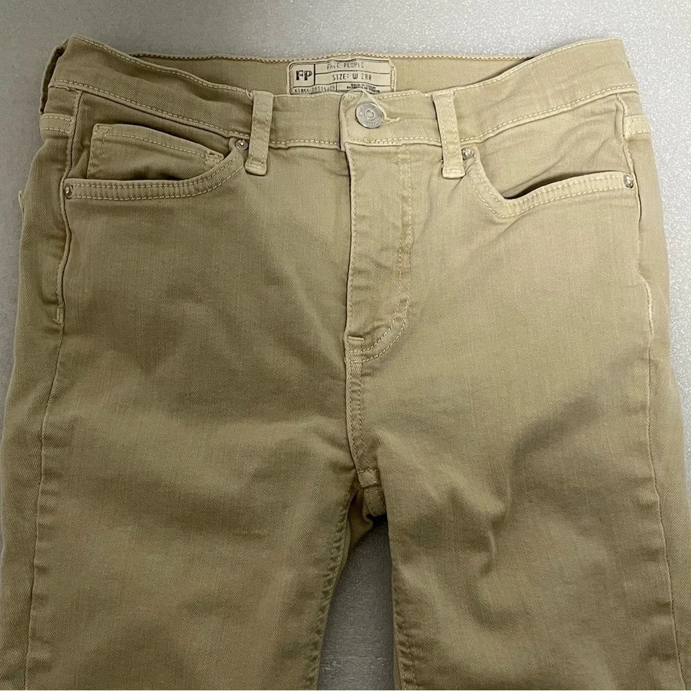 Free People Edgy fun khaki  High rise Destroyed Distressed Zip-fly Skinny Jeans